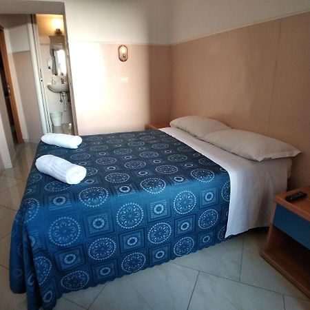 Cressy Hotel Рим Екстериор снимка
