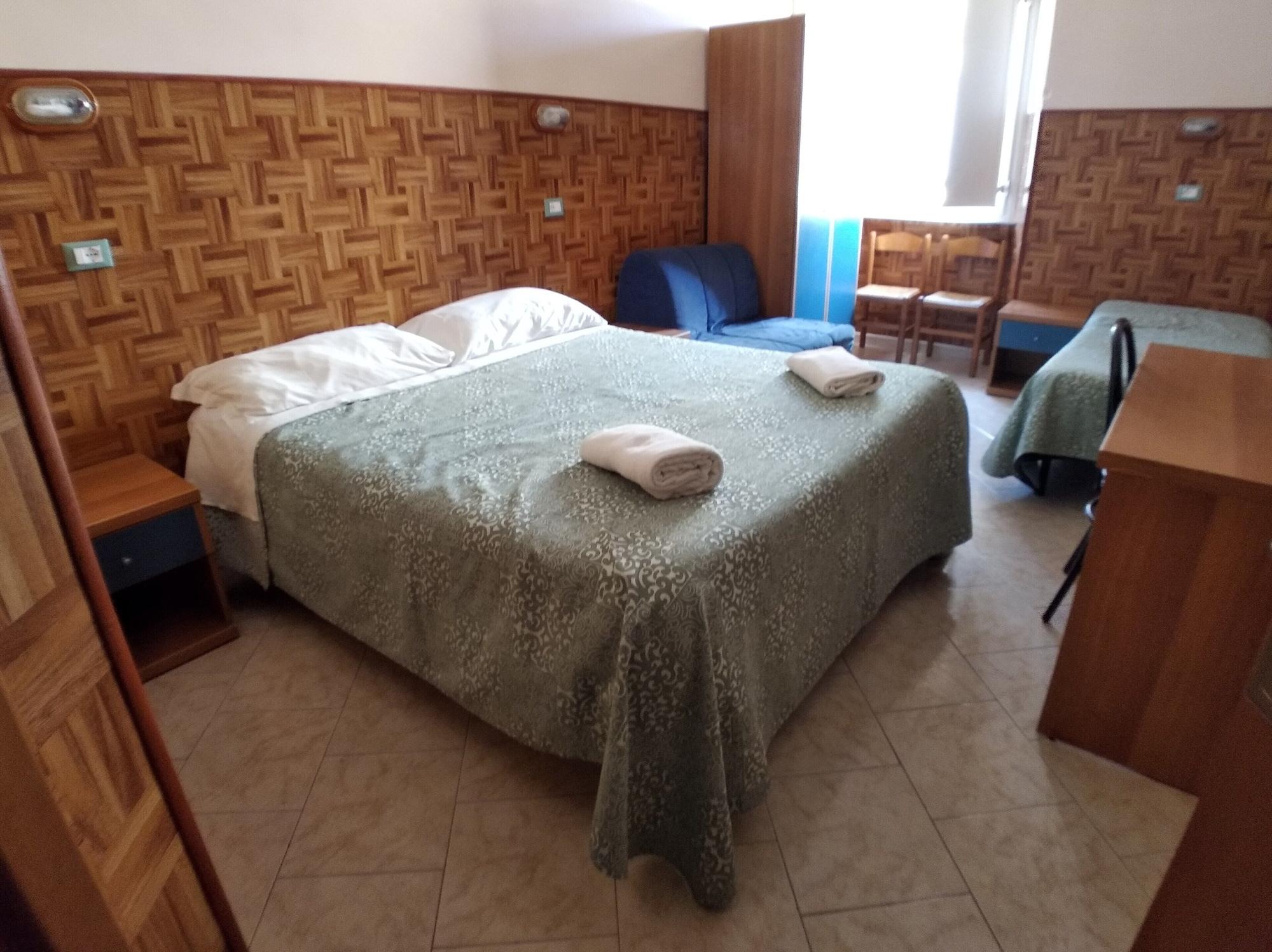 Cressy Hotel Рим Екстериор снимка