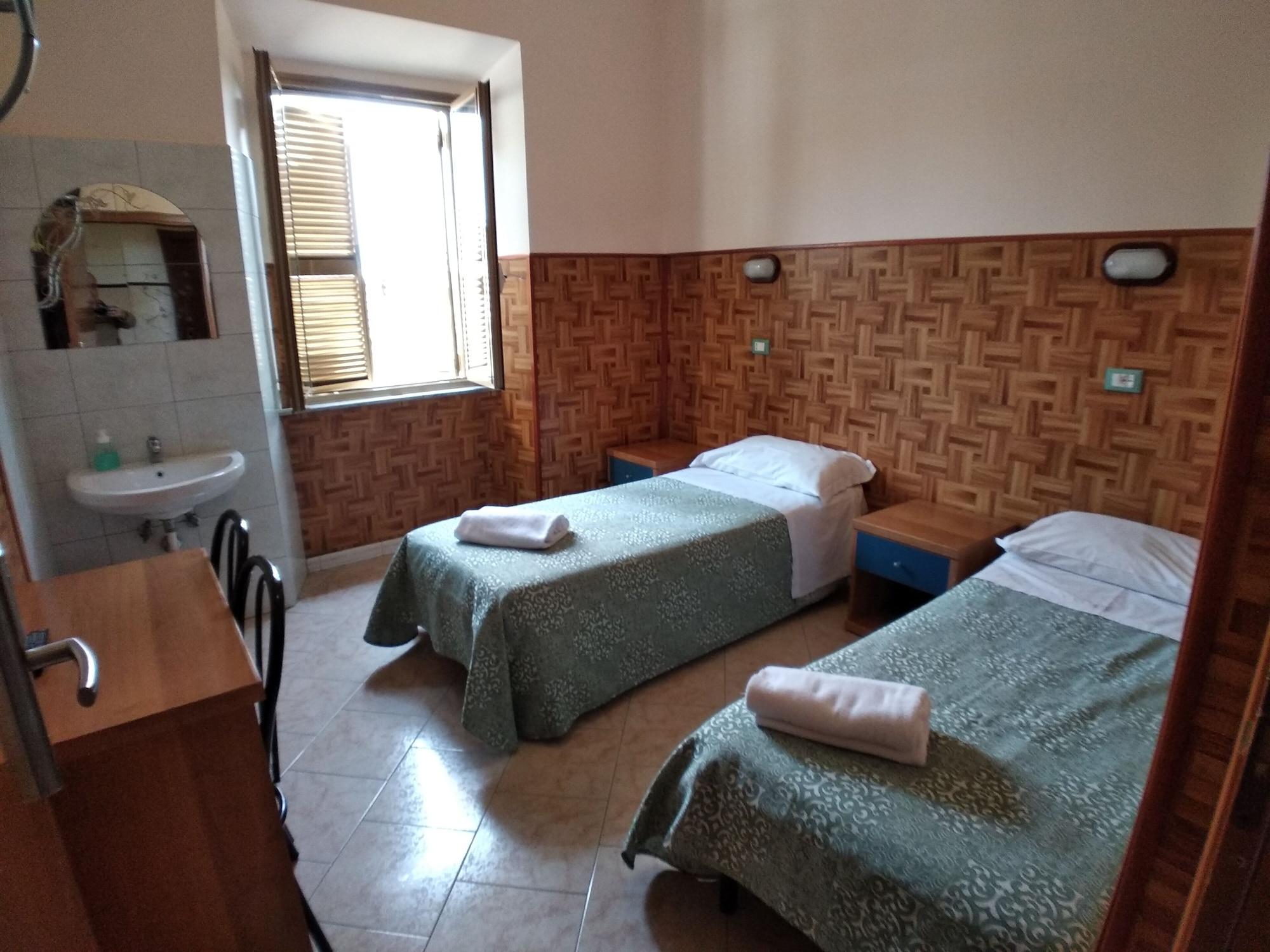 Cressy Hotel Рим Екстериор снимка