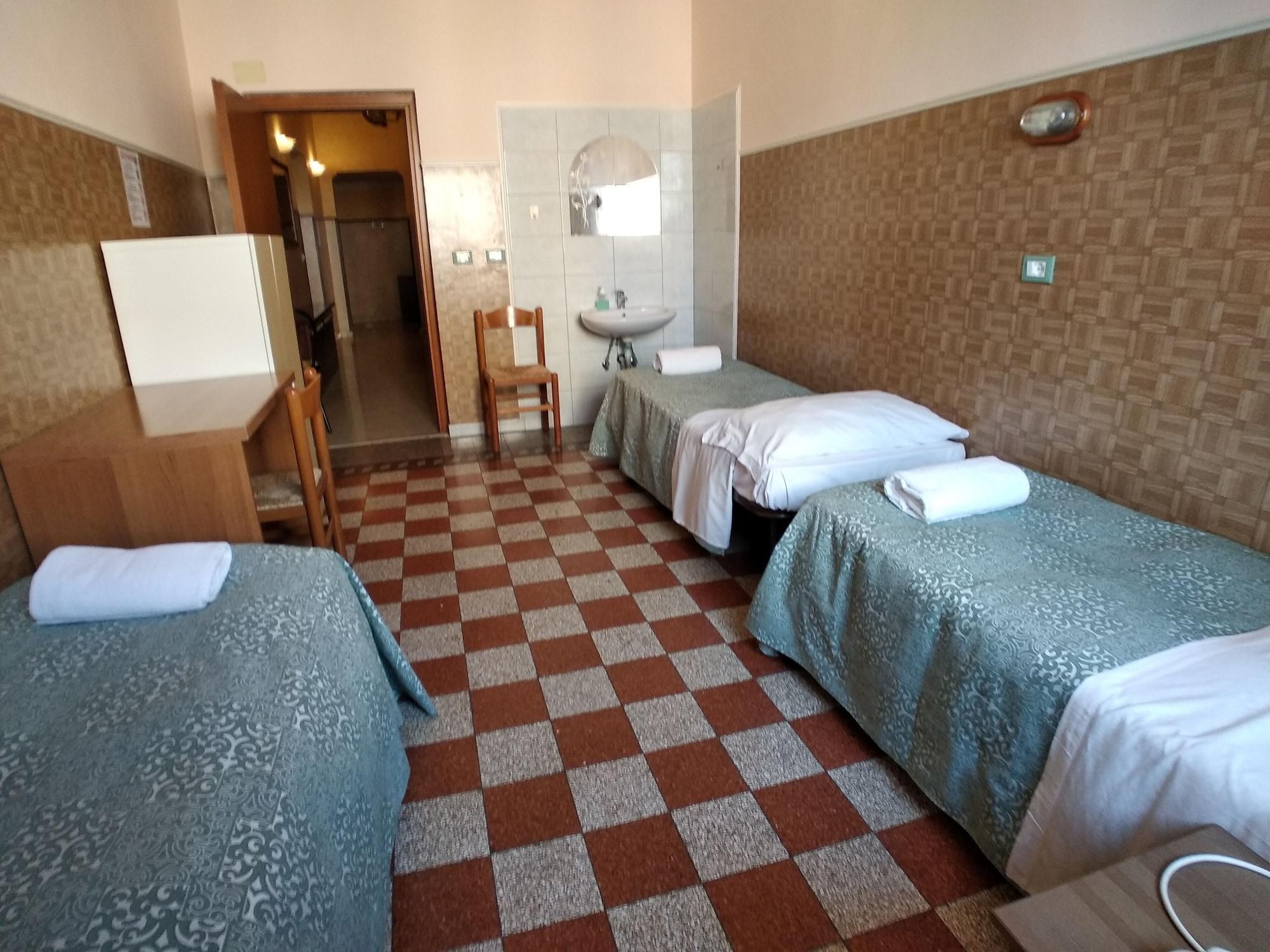 Cressy Hotel Рим Екстериор снимка