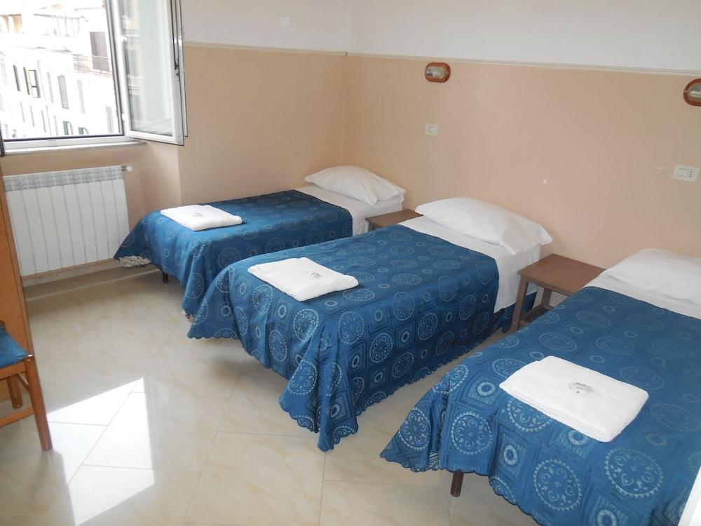 Cressy Hotel Рим Екстериор снимка