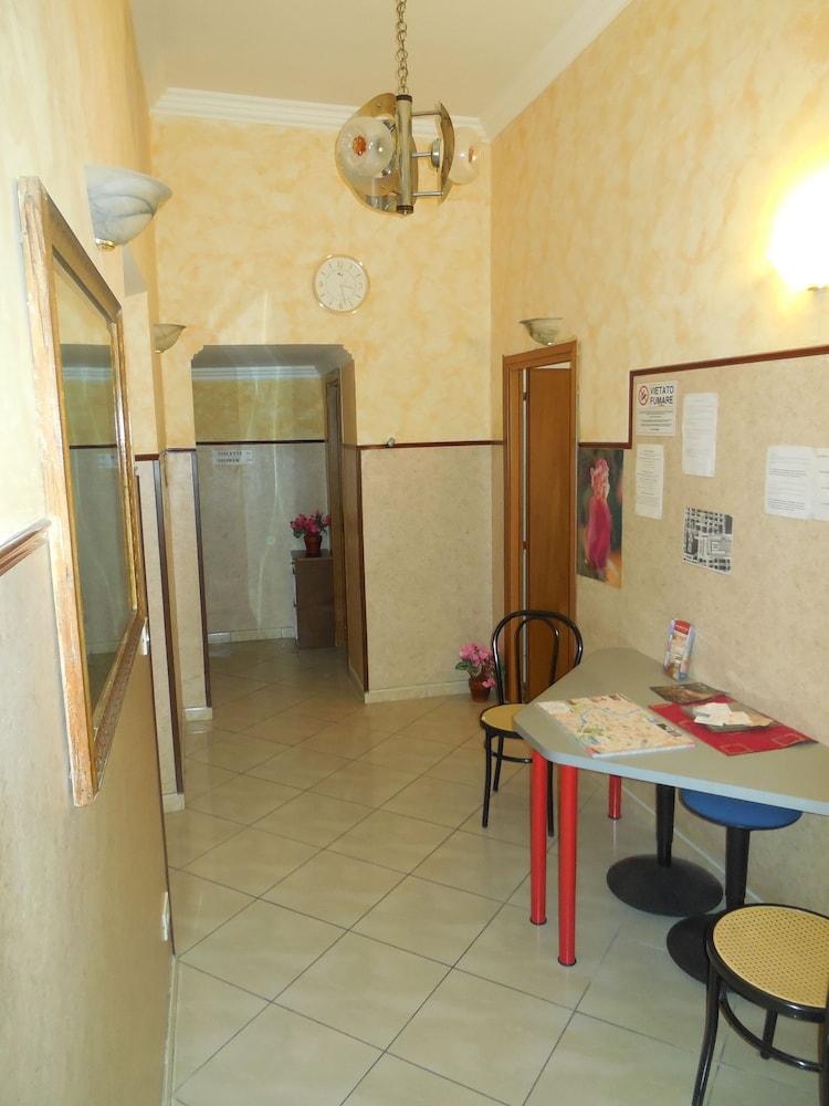 Cressy Hotel Рим Екстериор снимка
