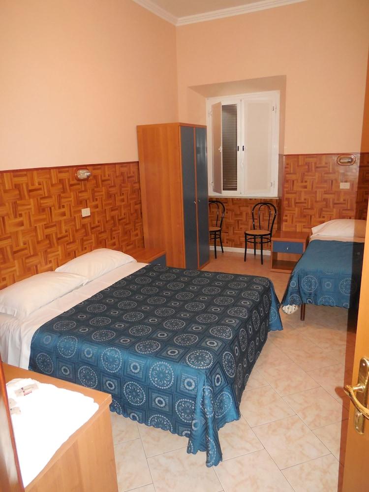 Cressy Hotel Рим Екстериор снимка