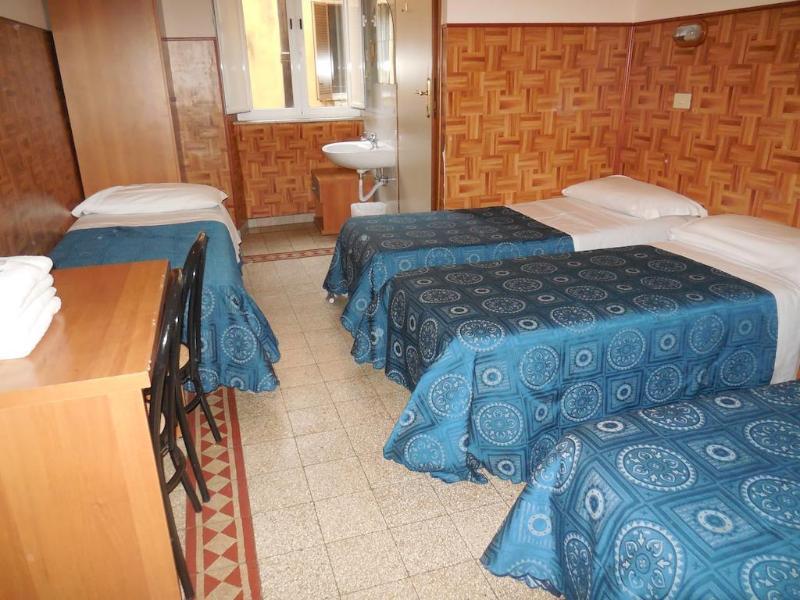 Cressy Hotel Рим Екстериор снимка