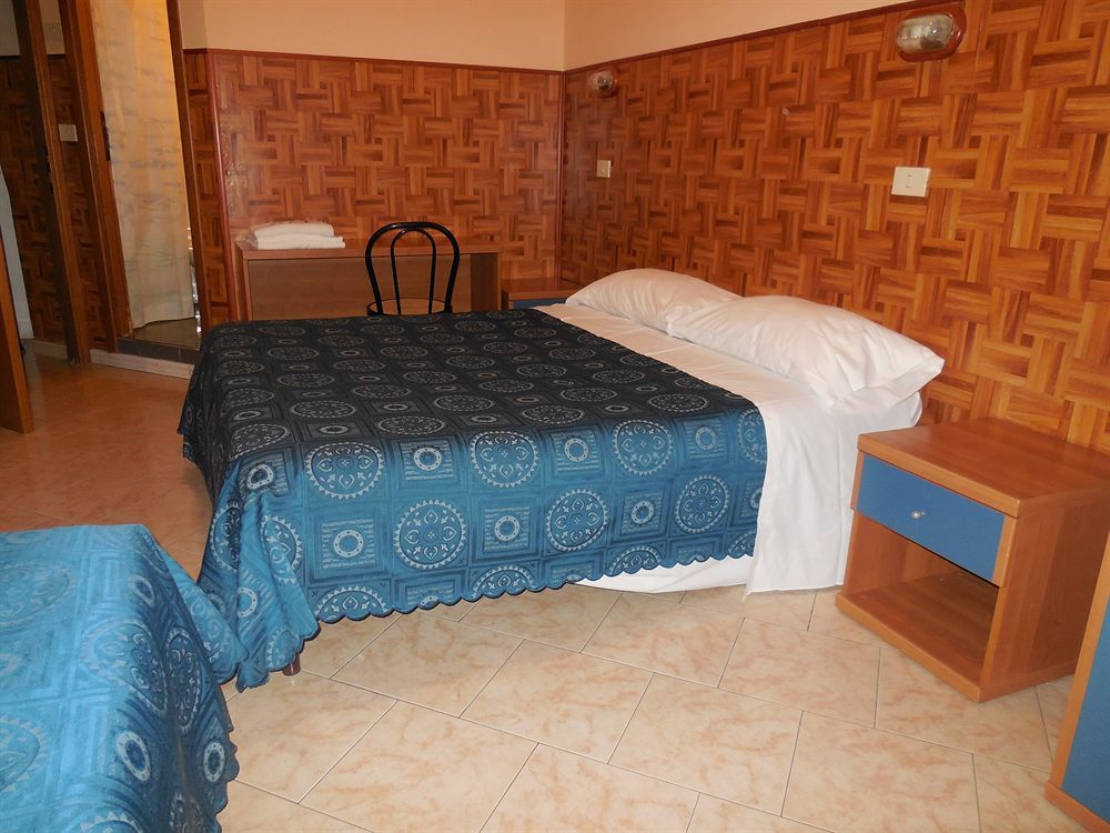 Cressy Hotel Рим Екстериор снимка