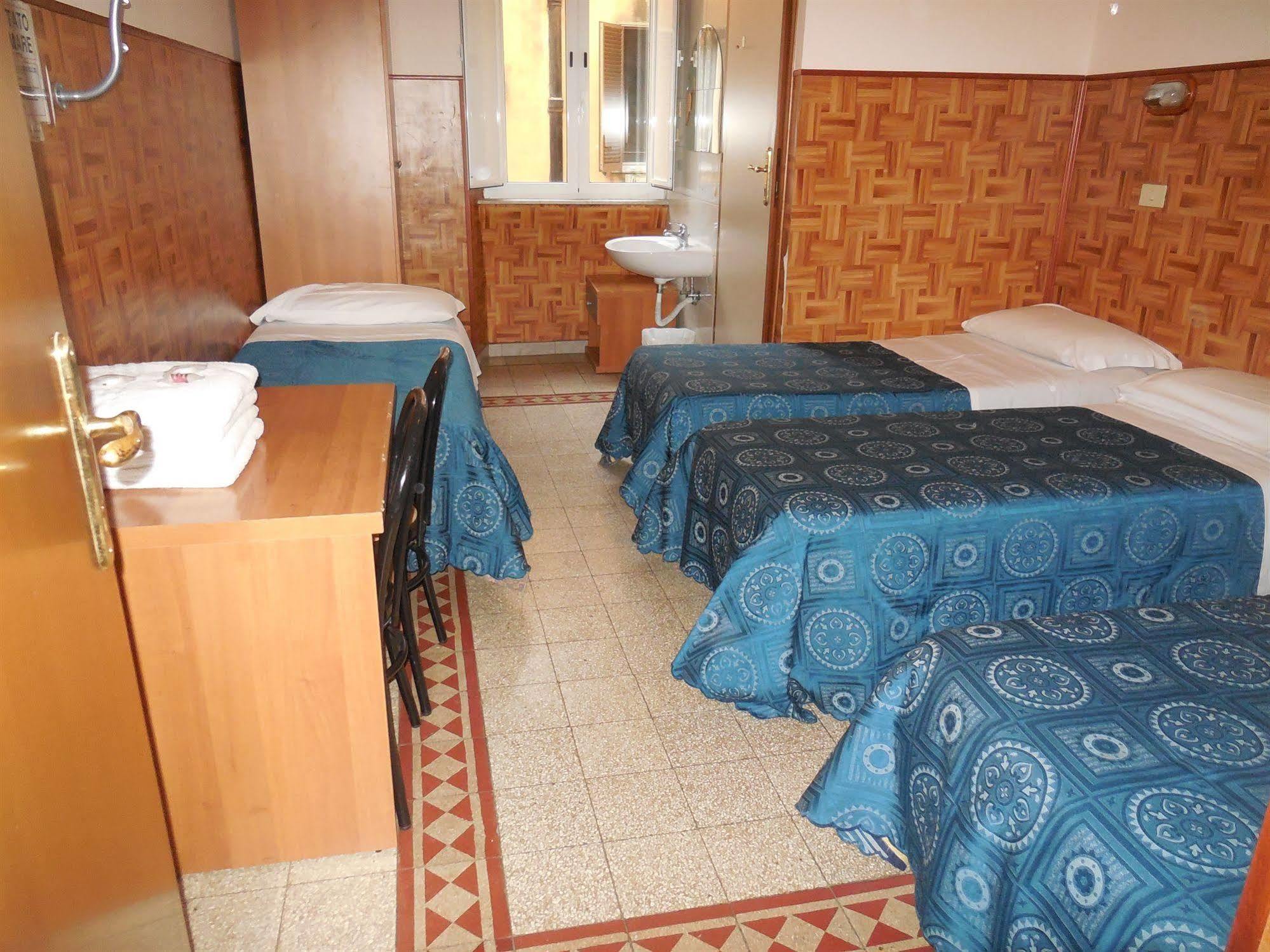 Cressy Hotel Рим Екстериор снимка